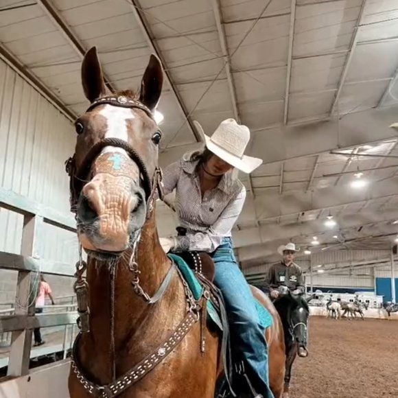 Meet your Posher, GG - Picture 7 of 11